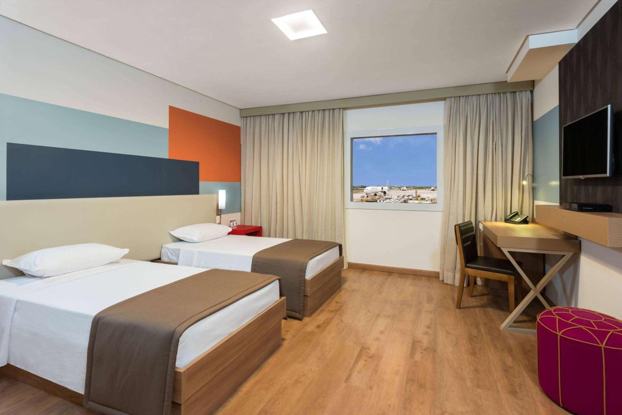 Tryp By Wyndham Sao Paulo Airport - Hotel De Transito Terminal 3 -Lado Ar - Area Restrita A Passageiros Ja Embarcados - Piso 1 Guarulhos Bagian luar foto